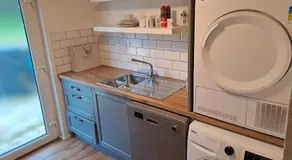 Blaneys Coastal Cottage - Image 3