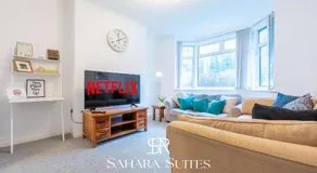Modern 3-Bedroom Retreat Near Newport - Sleeps 7 - Parking - Image 2