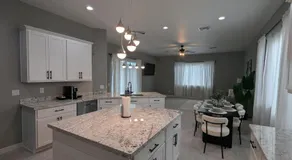 Spacious 5 BD Luxury Getaway Near Westgate - Image 5