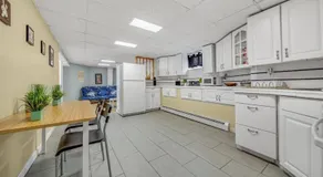 Cambridge 2BR 2BH Basement Apt With Parking - Image 4