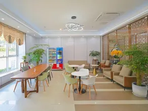 Rihai Hotel Shanghai - Image 2