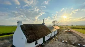 Cissy's Cottage - traditional thatched cottage, on the Causeway Coast - Image 3