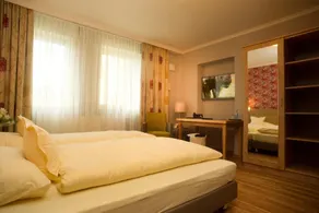 Landhotel Kuralpe Kreuzhof - Image 2