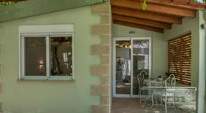 Vitis Vinifera Tranditional Studio Apartment - Image 4