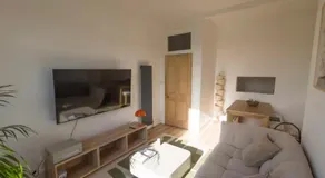 Stylish & Cozy Edinburgh 1 Bed Apartment - Image 2