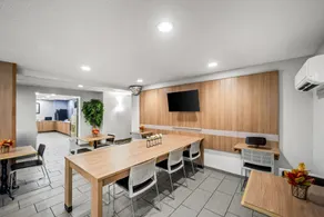 Microtel Inn & Suites by Wyndham Greensboro - Image 2