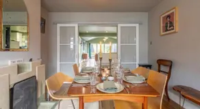 Stylish 3-bed House - Walk into Historic Centre - Image 3