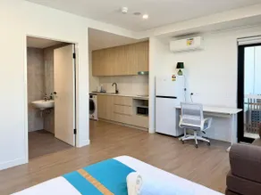Granville Studio Ensuite toilet and kitchen - Image 4