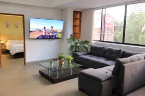 Penthouse W/ jacuzzi in Lleras park - Image 2
