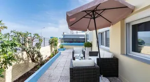 Sun & Waves Beachfront Suite - Image 4