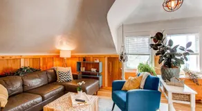 Charming Carriage House in Capital Hill - Image 2