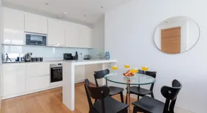 Luxury Holiday Let @ London City - Image 3