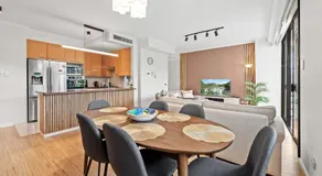 Harbour Luxe Stay - Pool, Gym and Parking - Image 3