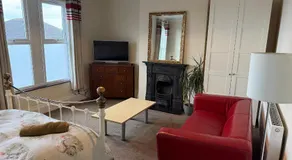 Mill Hill Stays - Image 2
