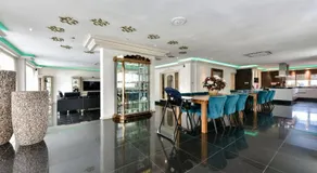 Luxury 8-Bedroom Villa with Private Pool, Sleeps 20, Near Palm Beach, La Casa Piu Bella - Image 5