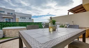 Elegant 3 bedroom apartment, family friendly with sun terrace and hot tub SMAS1-1 - Image 4