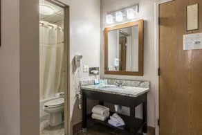 OYO Greenridge Hotel - Image 3