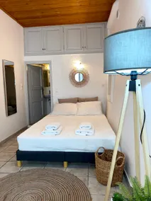 Whitelist Apartment NEW in Mykonos Town - Image 5