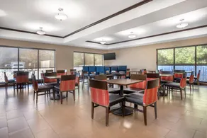 Comfort Suites Old Town Spring - Image 5