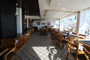 Hotel Golden Feather Mall Road Mussorrie - Image 2
