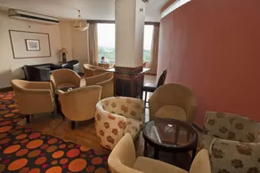 Lakeshore Hotel & Apartments - Image 5