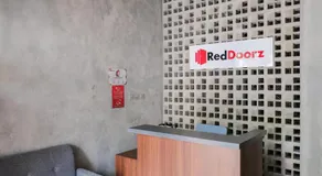 RedDoorz near Trans Studio Mall Cibubur 3 - Image 2