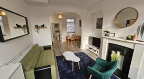 3BR, 6 min to central station, full kitchen - Image 2
