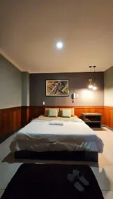 HOTEL GEORGE - Image 2