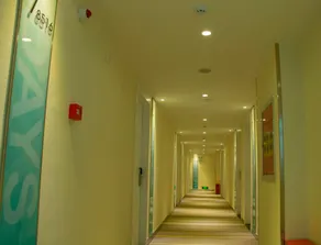 7 Days Hotel Xinyang Mall North Passenger Terminal - Image 5