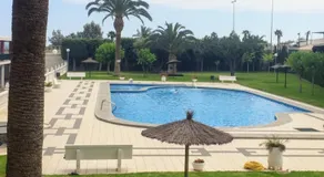Apartamento en 1ª línea con piscina - Image 4