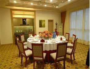Number One Metropolitan Garden Hotel - Image 3