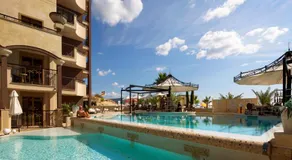 Hotel Golden Ina - All Inclusive - Beachfront - Image 2