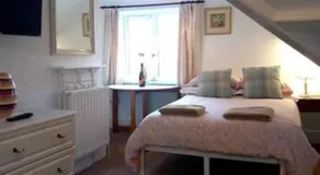 Regis Lodge Guesthouse  - Image 2