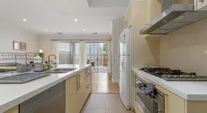 Boutique Townhouse near The Glen - Image 3
