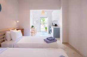 Albatross Apartments - Image 2