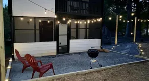 Cheery Home, Private Terrace, BBQ Area, Yard Games - Image 4