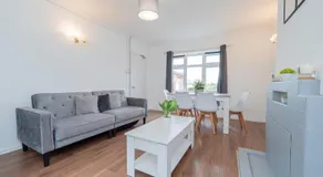 Large 5 Bed House | Parking | Sleeps 12 - Image 1