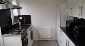 Barnfield Place - Image 2