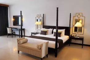 Blue Water Club Suites - Image 3