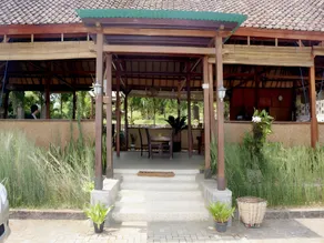 Ijen Resto Banyuwangi Guest House - Image 4