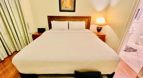 An Ensuite Comfort in Sydenham - Image 2