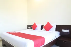 OYO Flagship 39396 Hotel Mayur - Image 2