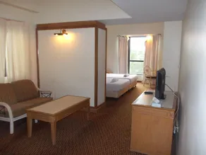 Everly Serviced Apartment - Image 2