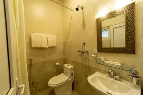Busy Bee Resort, Pokhara - Image 2