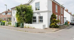 Open Mind Property - 4 Bedroom with 7 Double Beds - Image 4