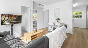 Charming 2-Bed Near River & City - Image 5