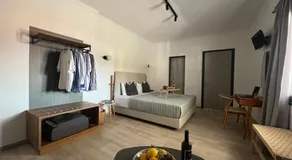 Central Guest House Skiathos - Image 2