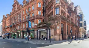 Stylish Studio in Piccadilly Central London VR2 - Image 3