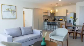 Stylish 1-BR with Ocean & City Views Panama City - Image 2