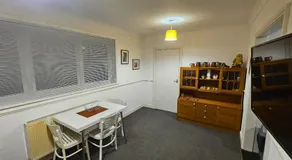 Peaceful Town Flat Near Iconic Landmarks - Image 5